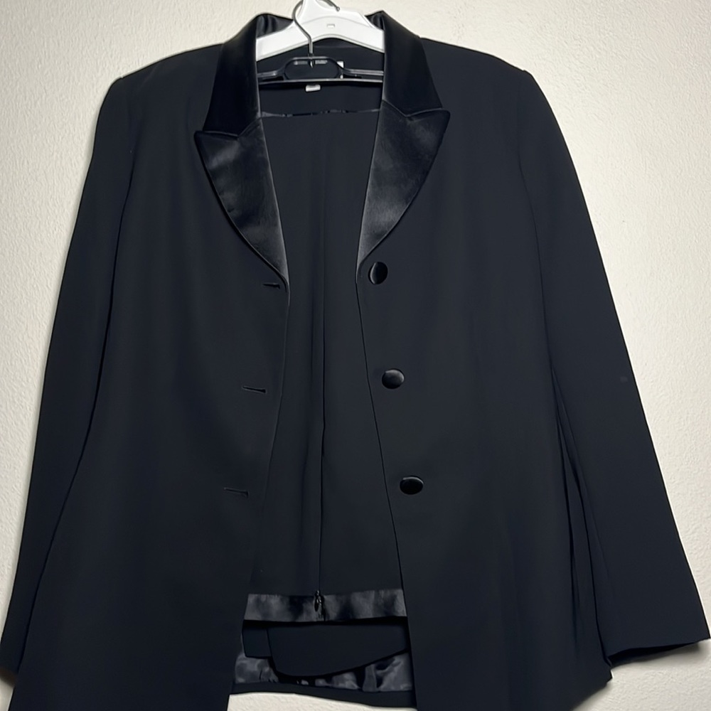 Silk collar suit size 14